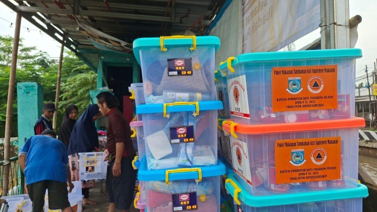 Pemkot Tangsel Distribusi Logistik Warga Terdampak Banjir Melalui Kampung Siaga Bencana