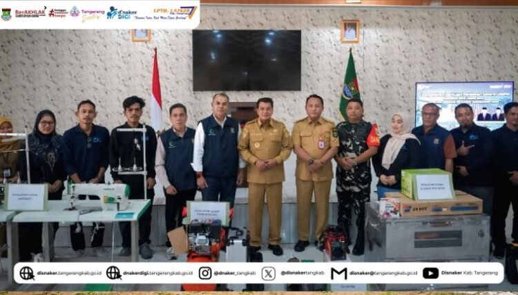 Bupati Tangerang Moch. Maesyal Rasyid Serahkan Peralatan Usaha WUB, Dorong Kemandirian dan Penyerapan Tenaga Kerja