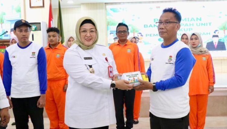 Intan Nurul Hikmah Resmikan Bank Sampah Unit Puspem Kabupaten Tangerang