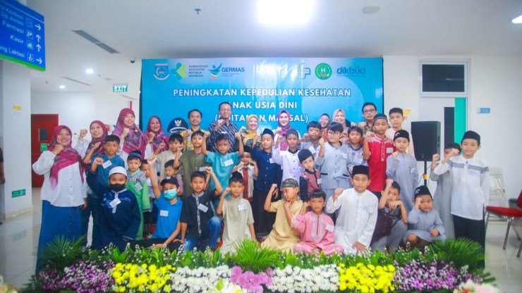 Puluhan Anak Ikuti Khitanan Massal yang Digelar GOPTKI Tangsel