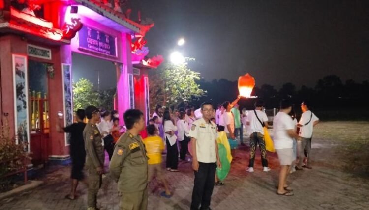 Perayaan Waisak 2026 Berjalan Kondusif, Satpol PP Jaga 12 Vihara di Kabupaten Tangerang