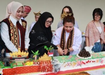 Wabup Intan Nurul Hikmah Apresiasi Sekarwangi Cake Hadirkan Citra Nusantara Perayaan HUT Ke-18