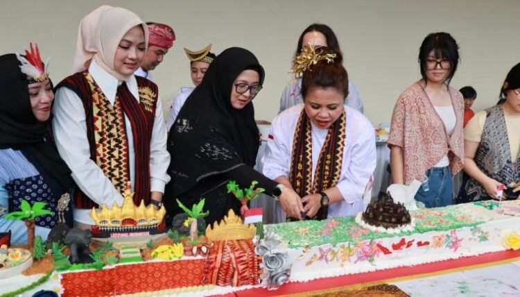 Wabup Intan Nurul Hikmah Apresiasi Sekarwangi Cake Hadirkan Citra Nusantara Perayaan HUT Ke-18