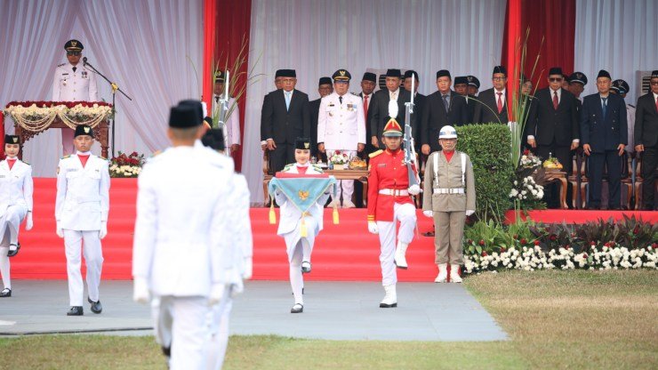 Penurunan Bendera Merah Putih HUT ke-81 RI di Tangsel, Pilar Saga Ichsan: Generasi Muda Harapan Bangsa