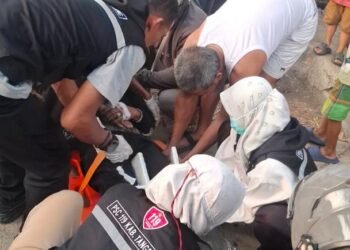 Motor Ditabrak Truk di Jalan Raya Serang, PSC 119 Dinkes Kabupaten Tangerang Bergerak Cepat Tangani Korban