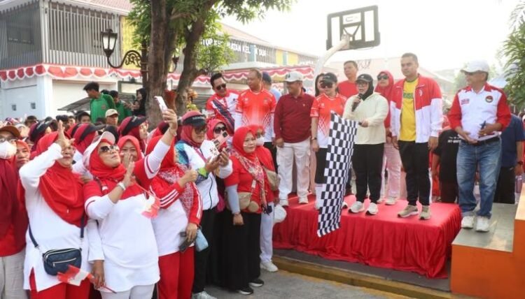 Wabup Intan Nurul Hikmah Ajak Masyarakat Kelapa Dua Perkuat Gotong Royong dan Persatuan