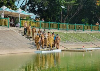 Benyamin Davnie Uji Coba Tanam Padi Apung di Tandon Ciater